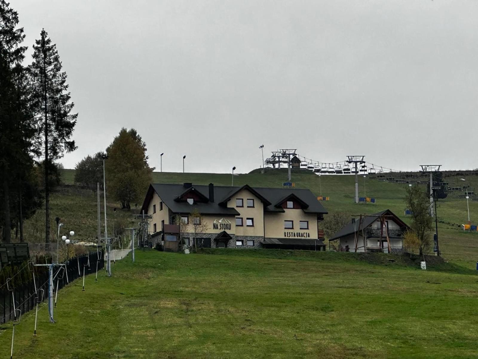 伊斯泰布纳Na Stoku住宿加早餐旅馆 外观 照片